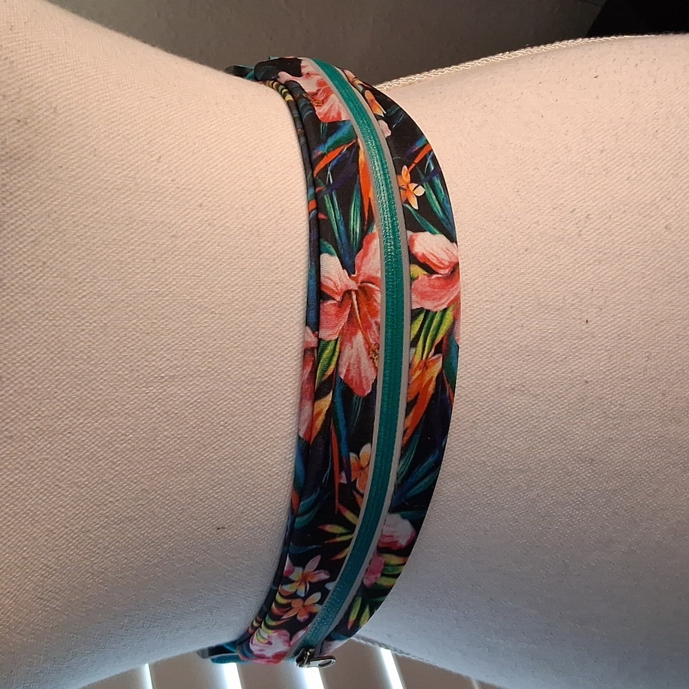 🏝🚶Fitkicks Aqua Tropical Print 2" Wide Stretch Belt W/Zipper & Snap Back OS